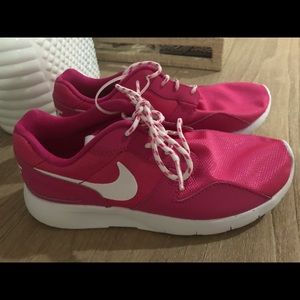Nike girls sneakers